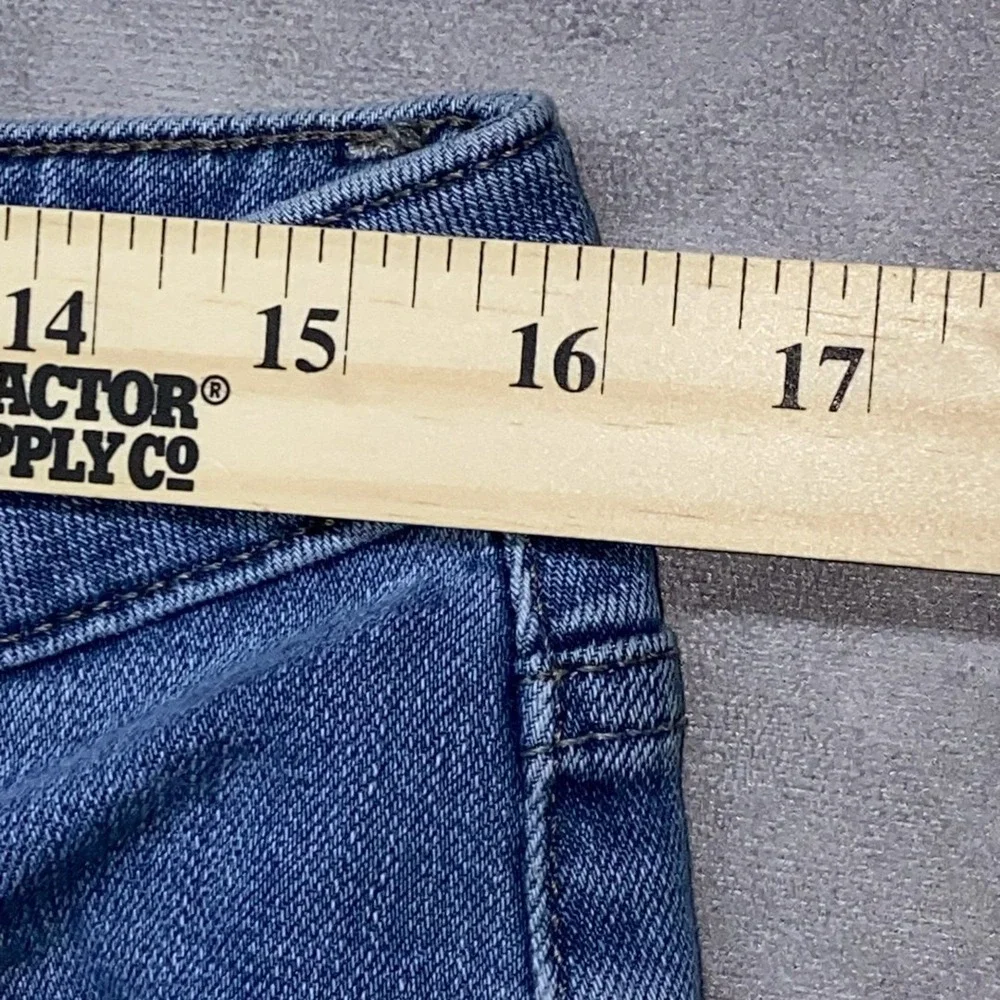 Lee Denim Jeans 32x29 Light Blue Wash Classic‎ Fit Five Pocket Distressed Casual